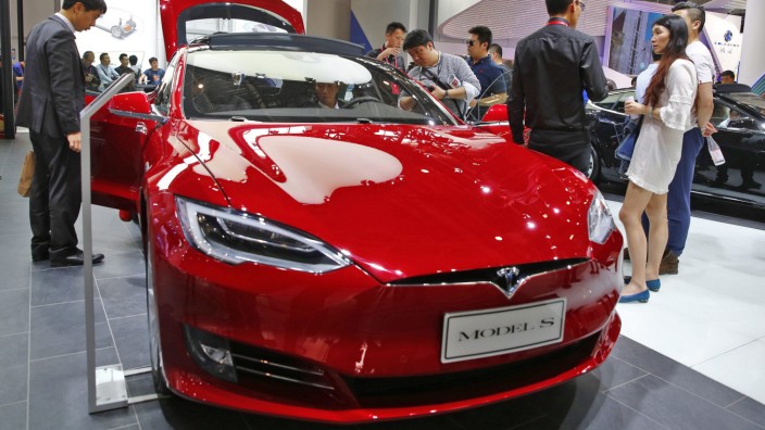 China - Tesla S
