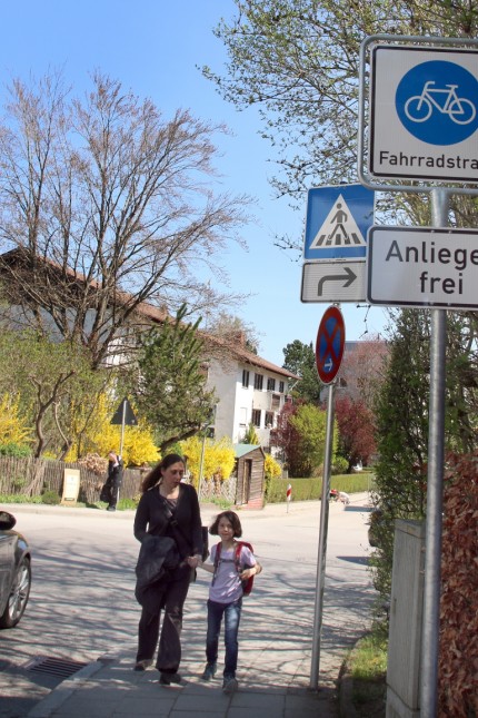 Neue Regeln durch neue Straßenschilder; Neue Verkehrsregelungen in Starnberg