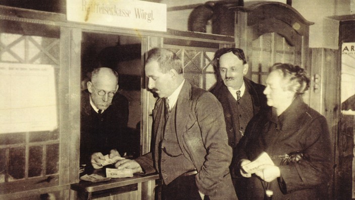 Geld: 1932 wird in Wörgl eine Alternativwährung ausgezahlt, die nur kurz ihren Wert behält. Ein Trick, damit die Bürger sie wieder ausgeben.