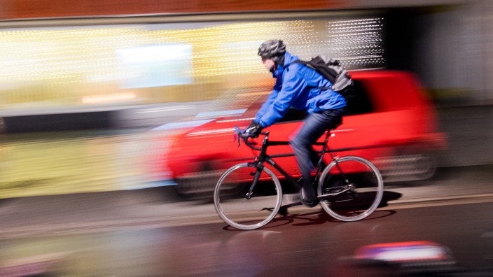 Streit um Radpolitik: Fahrradfahrer leben in vielen deutschen Städten immer noch gefährlich.