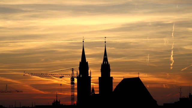 Sonnenuntergang hinter der Lorenzkirche
