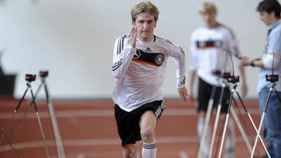 Nationalmannschaft: Prüfung ohne Probleme: Mönchengladbachs flinker Dribbler Marko Marin beim Leipziger Test.