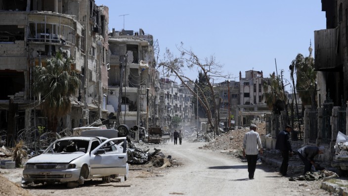 Douma, Syrien, 2018. Der UN-Hochkommissar für Menschenrechte, Zeid Ra'ad Al Hussein, bezeichnete die syrischen und russischen Angriffen auf die Rebellenhochburg als einen "monströsen Vernichtungsfeldzug".