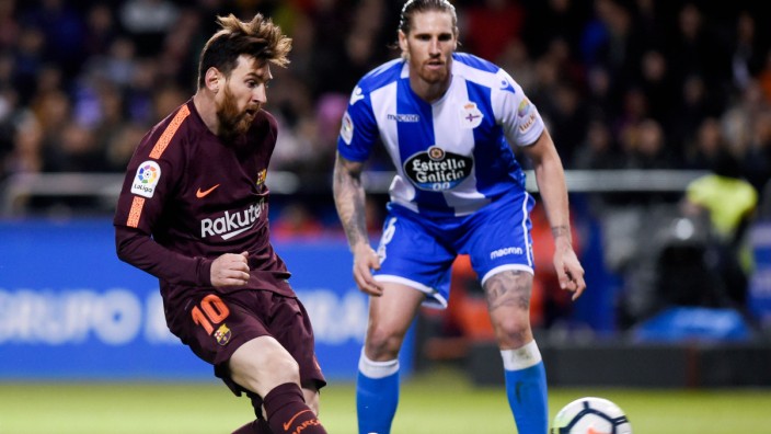 Internationaler Fußball: Barcelonas Lionel Messi erzielte gegen Deportivo La Coruna drei Treffer (38., 82., 85.), es waren seine Ligatore 30 bis 32.