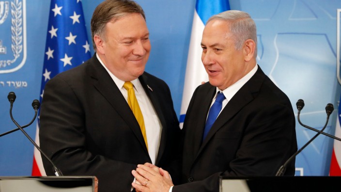 Atomprogramm des Iran: US-Außenminister Mike Pompeo (links) und Israels Premierminister Benjamin Netanyahu vor einer Pressekonferenz in Tel Aviv.