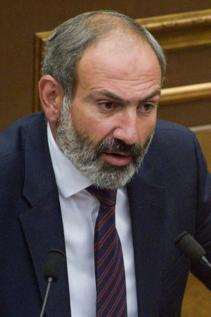 Armenien: Vorerst gescheitert: Die Mehrheit der armenischen Parlamentarier verweigerte Oppositionsführer Nikol Paschinjan bei seiner Kandidatur als Regierungschef die Zustimmung.