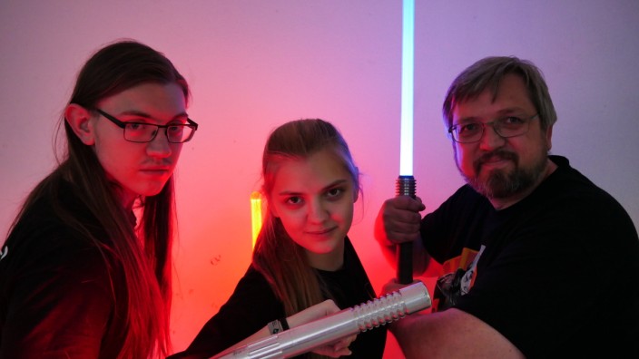 Krieg der Sterne: Leiten die Jedi Academy: Fabian, Larissa und Günther Engl.