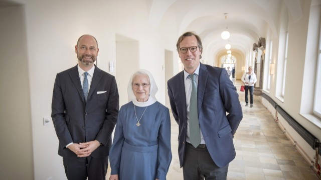 Psychosomatik im Kloster Dießen: Chefarzt Bert te Wildt, Priorin Schwester Reinholda und Geschäftsführer Clemens Guth freuen sich auf ihre neuen Aufgaben in Dießen.