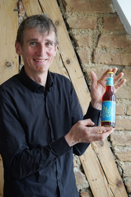 Getränkehersteller: Viele Ideen im Kopf, eine Flause in der Hand: Jörg Wizigmann.