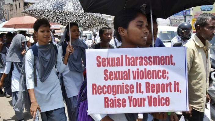Indien: Indien hat trotz aller Debatten und Gesetzesänderungen noch keinen Weg gefunden, um Frauen vor exzessiver Gewalt zu beschützen.