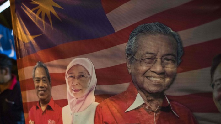 Malaysia: Malaysias Ex-Premier Mahathir Mohamad tritt mit 92 Jahren nochmal an.