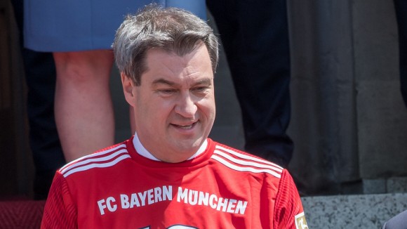 Ministerpräsident Söder ehrt FC Bayern