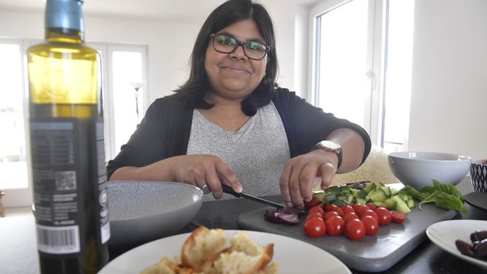 Geschäftsidee: Arbeitsplatz Küche: Nileen Marie Schaldach aus Unterhaching ist erfolgreiche Food-Bloggerin.