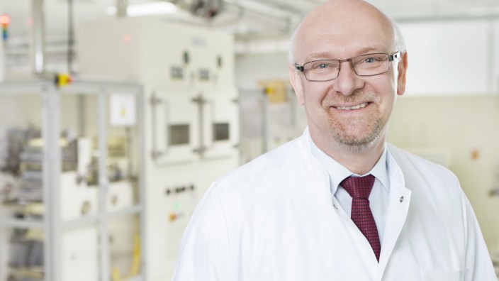 Prof. Martin Winter ist Leiter des MEET - Münster Electrochemical Energy Technology