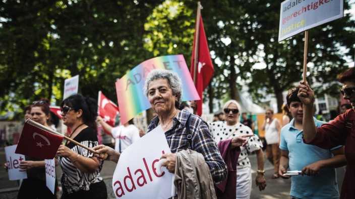 Türkische Oppositionspartei CHP demonstriert gegen Erdogan