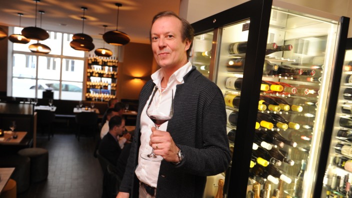 Lokalrunde: Patrick Fischbacher mag Wein am liebsten ohne Zusätze. "Pure Wine & Foods" heißt sein neues Lokal.