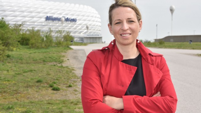Maßnahmen gegen Wildpinkeln ersinnt Natalie Eßig von der Hochschule München, Expertin für nachhaltigen Stadionbau.