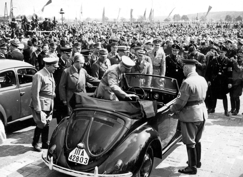 Adolf Hitler, Porsche, Ley besichtigen Volkswagen