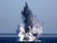 Sprengung von Wasserbomben in der Ostsee