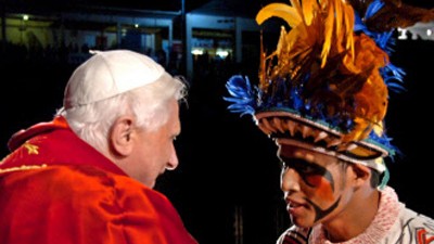 Neunjähriges Mädchen: Papst Benedikt XVI bei einem Brasilienbesuch im Jahr 2007. In keinem Land der Welt gibt es mehr Katholiken.