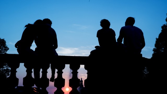 Sightseeing: Romantische Orte, an denen man gemeinsam den Sonnenuntergang genießen kann, gibt es in München auch.