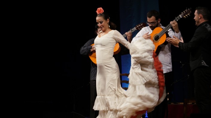 1. Dorfener Saitenfestival: Der spanische Flamencogitarrist Javier Conde tritt am Freitag, 8. Juni, mit seinem Flamenco Quartett Una noche de Flamenco in Dorfen auf.