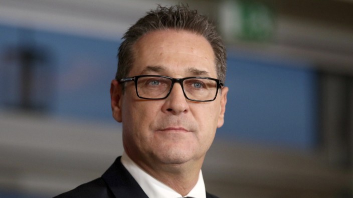 Österreich: Sportminister und Vizekanzler Strache redet mit Vertretern der Liga.