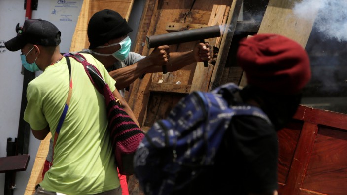Nicaragua: In Masaya lieferten sich am Wochenende hunderte Jugendliche Straßenschlachten mit der Polizei. Fünf Menschen wurden dabei getötet.