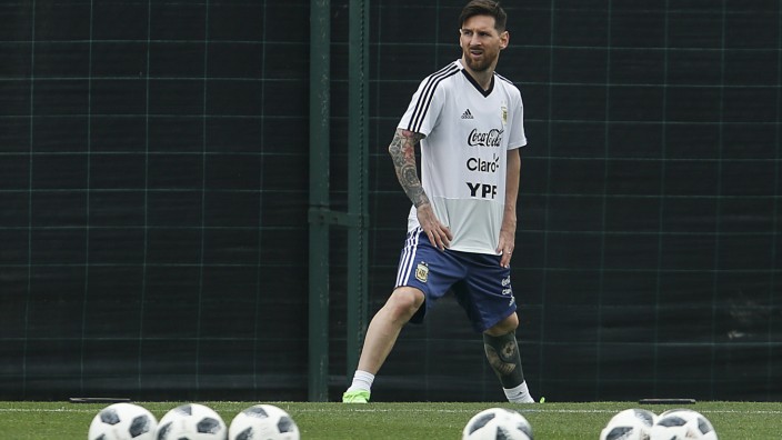 Nach Protesten: Dschibril Radschub, Chef des palästinensischen Fussballverbands, hatte dazu aufgerufen, Trikots und Bilder des argentinischen Starspielers Lionel Messi zu verbrennen.