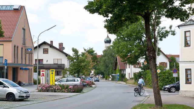 Mehr Platz für Radler und Fußgänger: In der Högerstraße könnte es schon bald ein Tempolimit geben. Damit soll die Unfallgefahr für Radfahrer und Fußgänger verringert werden. Auch der Ausbau von Rad- und Fußwegen ist in der Diskussion.