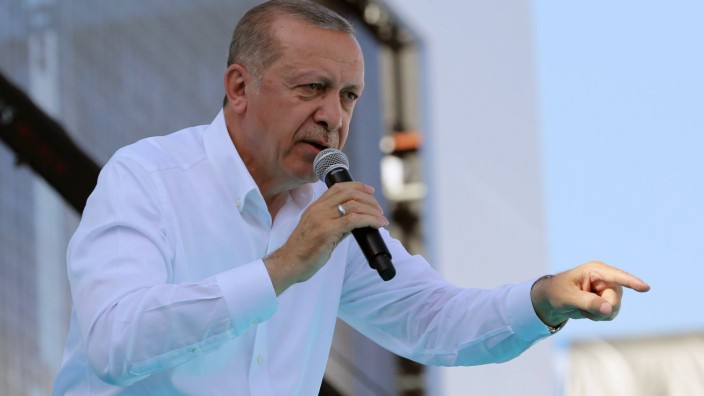 Islam-Debatte: Erdoğan hat mit Vergeltung für die österreichische Schließung von Moscheen gedroht.