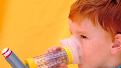 Studie: Schlechte Luft: Kinder in Städten leiden häufiger an Atemwegsbeschwerden als Kinder auf dem Land.