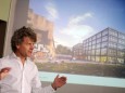 Der Architekt Johann Spengler stellt das neue Gründerzentrum der TU vor