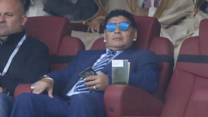 WM-Ticker: Diego Maradona (re.): Dachte im Stadion noch, er kommt problemlos zum Parkplatz