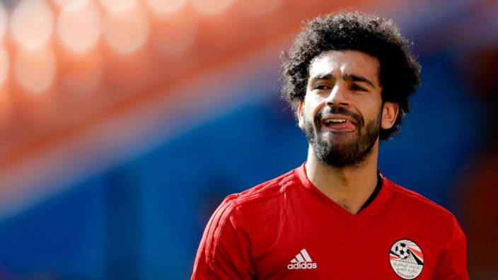 Fußball in Afrika: In Kamerun am Ball: Ägyptens Nationalstürmer Mohamed Salah vom FC Liverpool.