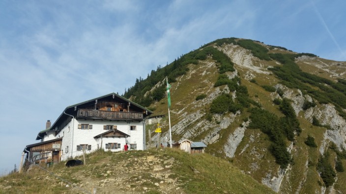Aktion des Deutschen Alpenvereins: Am frühen Morgen ist es an der Tölzer Hütte am Schafreuter noch ruhig.