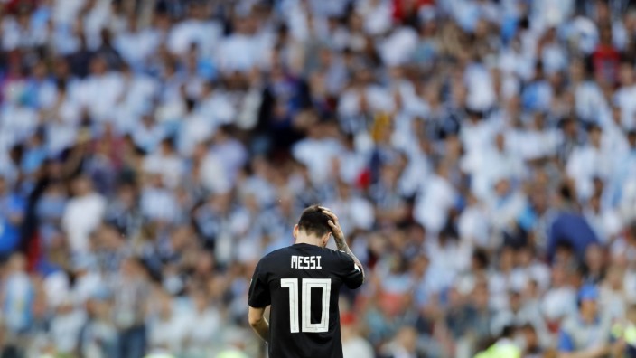 Fußball-WM: Zerzauster Zehner: Lionel Messi nach dem enttäuschenden WM-Auftakt gegen Island.