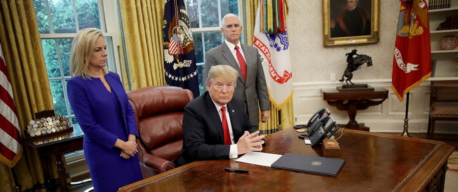 Donald Trump im Oval Office des Weißen Hauses