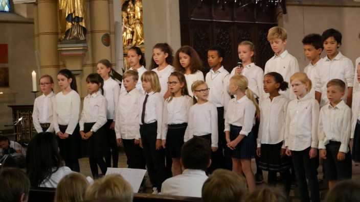Schulschließungen: Chorfest der katholischen Schulen Hamburgs in der St.-Sophien-Kirche.