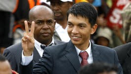 Politik kompakt: Das Verfassungsgericht hat Oppositionsführer Andry Rajoelina als neuen Präsident Madagaskars bestätigt.