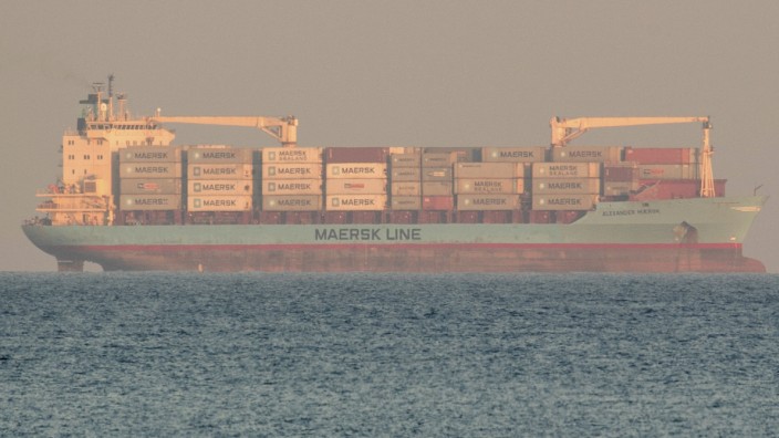 Seenotrettung: Das Schiff "Alexander Maersk" musste seit Tagen vor der Küste Pozzallos bleiben, nachdem es an einer Rettung von Flüchtlingen beteiligt gewesen war.
