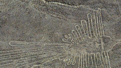 Nasca-Linien in Peru: Eine Landschaft als Kultbereich: Neben anderen Bildern ist im Süden Perus das Bild eines Vogels in den Wüstenboden gekratzt worden.