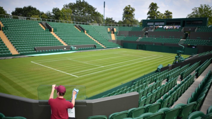 Tennis: So grün, so schön. Noch. Der Rasen ist das eigentliche Wahrzeichen von Wimbledon.