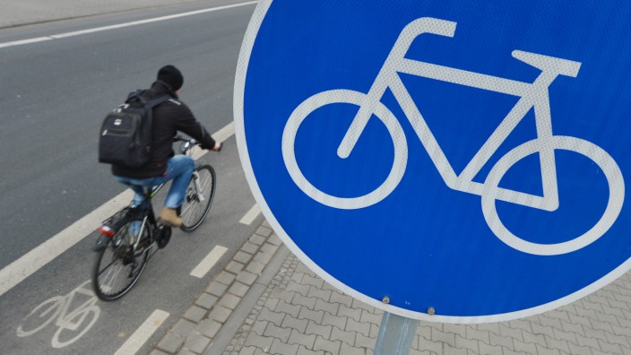 Verkehrssicherheit: Radfahrer sollten künftig mehr Platz haben, finden die Fachleute des Deutschen Verkehrsgerichtstags.