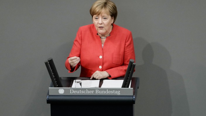 Leserdiskussion: "Es geht um die Zukunft Deutschlands und Europas", sagt Merkel. "Es geht um Richtungsentscheidungen in diesen Jahren" und es brauche "die richtigen Antworten für diese neuen Zeiten".