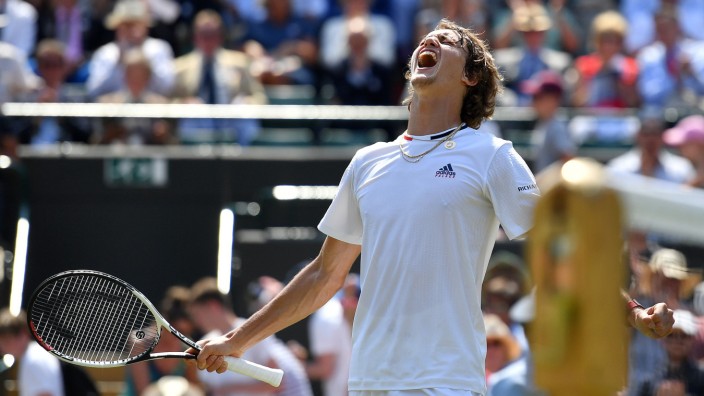 Wimbledon: Zverev zieht in die dritte Runde des Tennisturniers im Südwesten Londons ein.