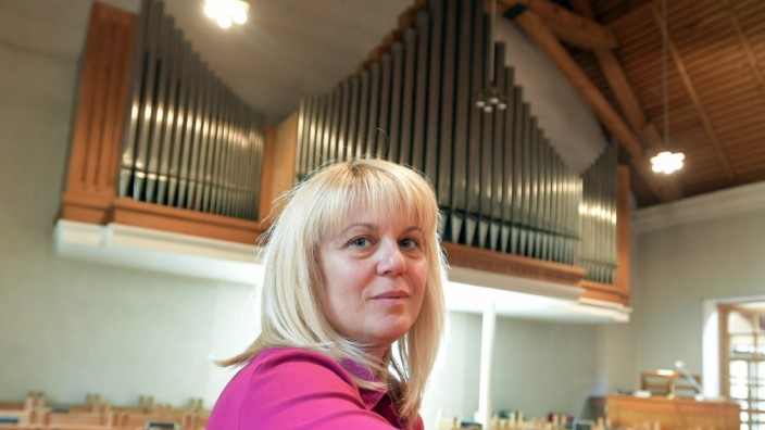 Musik: In der Pullacher Jakobuskirche wird die neue Kirchenmusikerin Mirlinda Binaj alle Register ihres Könnens ziehen. Zu ihren Vorhaben zählen der Aufbau eines Familien- und eines Kinderchors.