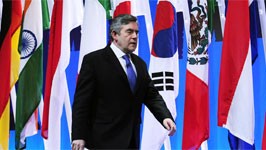 G-20-Gipfel: Der Gipfel in London geht zu Ende: Die Hurra-Rufe der Teilnehmer sind kein Indiz für den Wert der Veranstaltung.Im Bild: Der britsche Premier Gordon Brown.