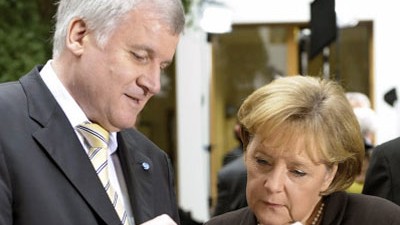 Streit um Mehrwertsteuer: Derzeit oft unterschiedlicher Meinung: CSU-Chef Seehofer und CDU-Chefin Merkel.