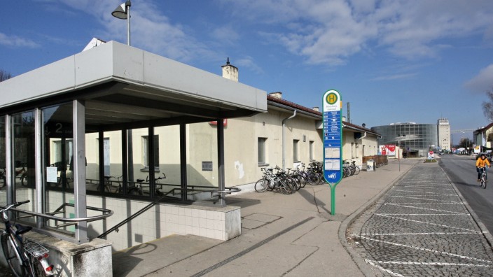 MVV-Tarifreform: Fahrgäste, die am Moosburger Bahnhof in den Zug steigen, gehören zu den Verlierern der MVV-Tarifreform.